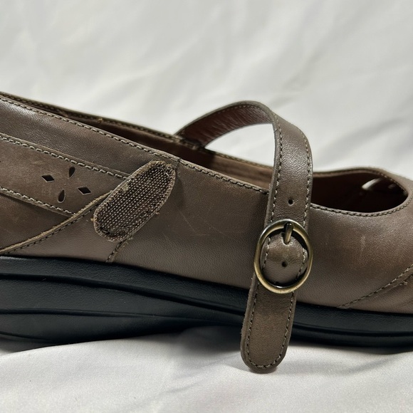 Dansko Mathilda D Mary Jane Flats Womens Dark Taupe Strap Shoes Sz 41 (10.5-11) - Picture 8 of 13